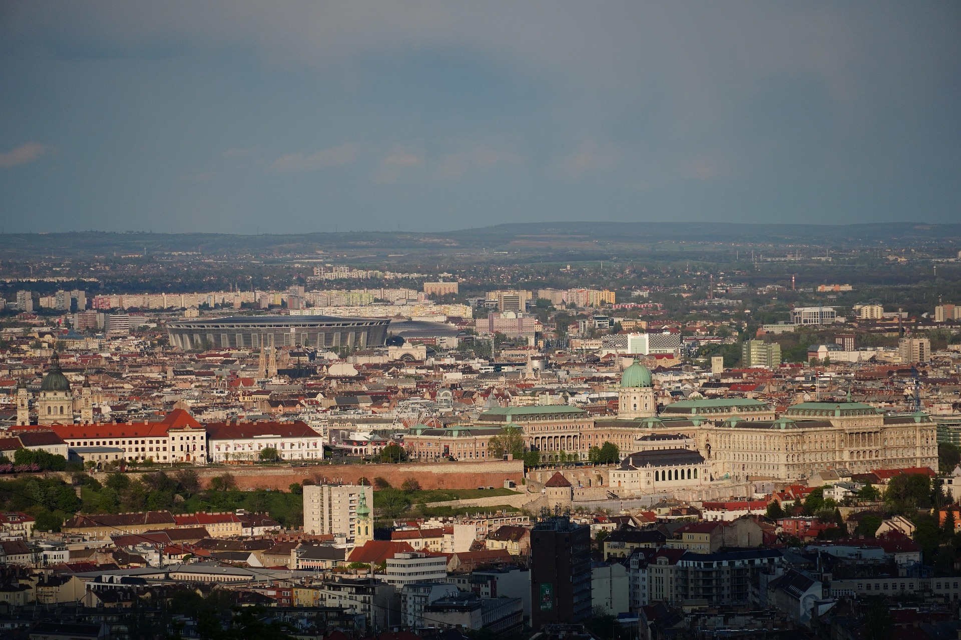 makosapu-budapest-5282386_1920